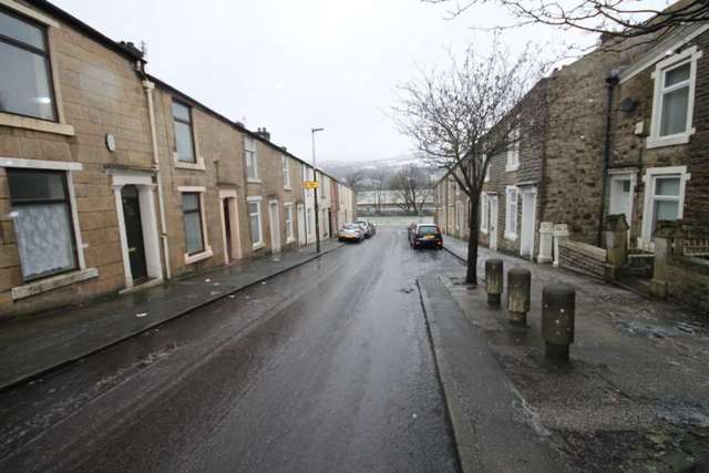  Image of 2 bedroom Terraced house to rent in Sarah Street Darwen BB3 at Sarah Street  Bolton, BB3 3ET