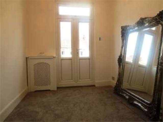  Image of 3 bedroom Apartment for sale in Satanita Road Westcliff-on-Sea SS0 at Satanita Road Westcliff on sea Westcliff-on-Sea, SS0 8DE