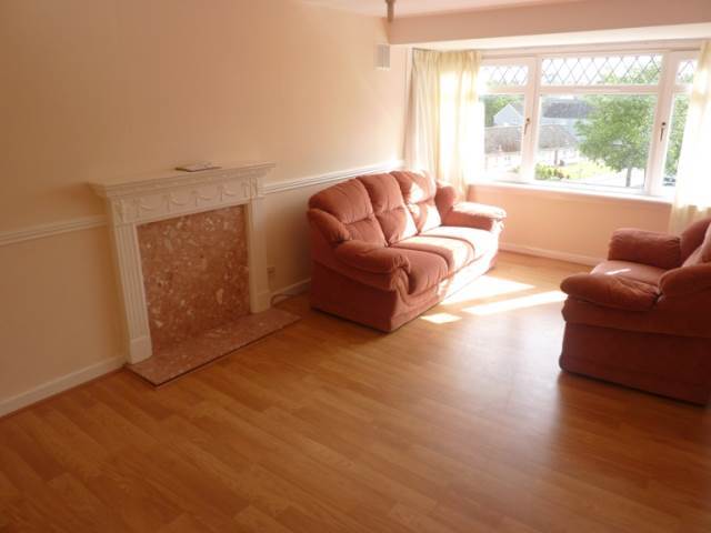  Image of 3 bedroom Flat to rent in Saughton Mains Terrace Edinburgh EH11 at Saughton Edinburgh Edinburgh, EH11 3NU