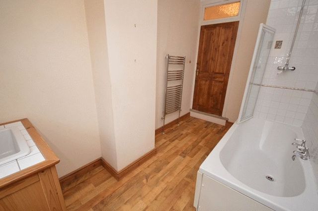  Image of 2 bedroom Terraced house to rent in Savile Road Castleford WF10 at Savile Road  CASTLEFORD, WF10 1PE