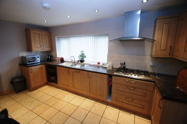  Image of 4 bedroom Detached house to rent in Scalford Drive Nottingham NG8 at Scalford Drive Wollaton Nottingham, NG8 1EE