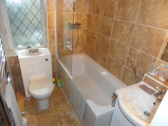  Image of 3 bedroom Terraced house for sale in Scarborough Road Shipley BD18 at Shipley, BD18 3DW