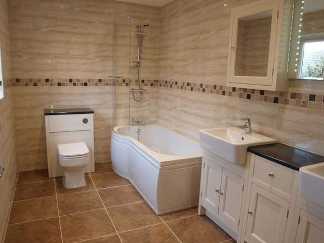  Image of 4 bedroom Detached house for sale in School Lane Claypole Newark NG23 at School Lane Claypole Newark, NG23 5BQ