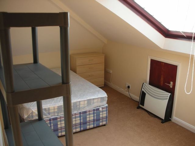  Image of 7 bedroom Property to rent in School Lane Egham TW20 at School Lane  Egham, TW20 9LQ