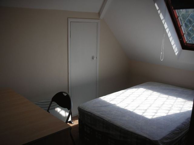  Image of 7 bedroom Property to rent in School Lane Egham TW20 at School Lane  Egham, TW20 9LQ
