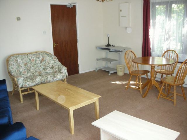  Image of 7 bedroom Property to rent in School Lane Egham TW20 at School Lane  Egham, TW20 9LQ