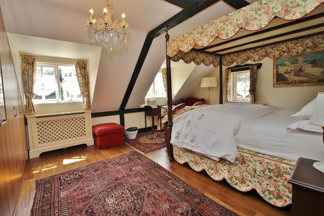  Image of 4 bedroom Detached house for sale in Scotts Grove Road Chobham Woking GU24 at Chobham Surrey West End, GU24 8DW