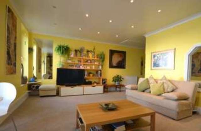  Image of 1 bedroom Flat for sale in Sea Lawn Terrace Dawlish EX7 at Sea Lawn Terrace  Langdon House, EX7 0AD