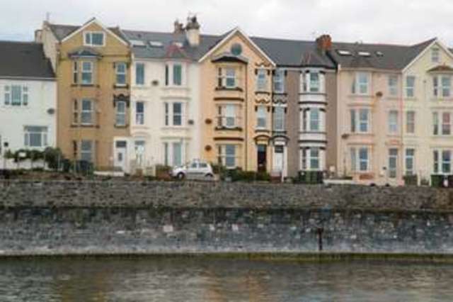  Image of 1 bedroom Flat for sale in Sea Lawn Terrace Dawlish EX7 at Sea Lawn Terrace  Langdon House, EX7 0AD