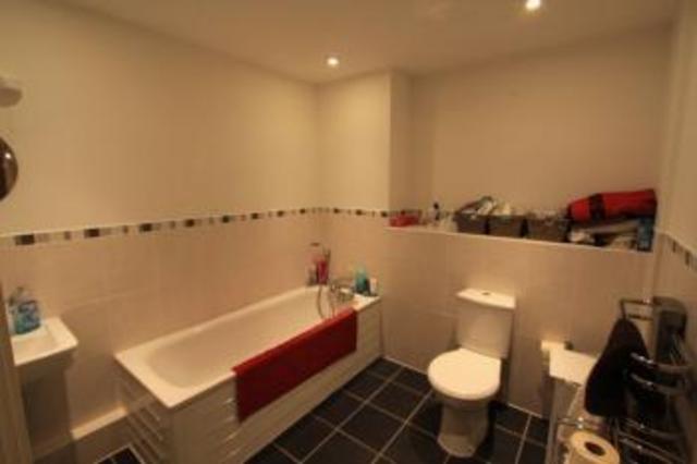  Image of 2 bedroom Flat to rent in Seacole Gardens Shirley Southampton SO16 at Seacole Gardens  Southampton, SO16 6PN