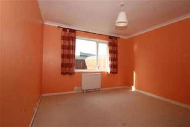 Image of 2 bedroom Flat to rent in Pelham Road Seaford BN25 at Seaford, BN25 1EH
