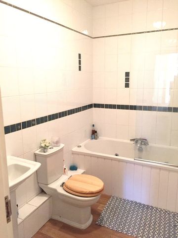  Image of 2 bedroom Flat for sale in Sefton Drive Sefton Park Liverpool L8 at 11 Sefton Drive Sefton Park Liverpool, L8 3SD