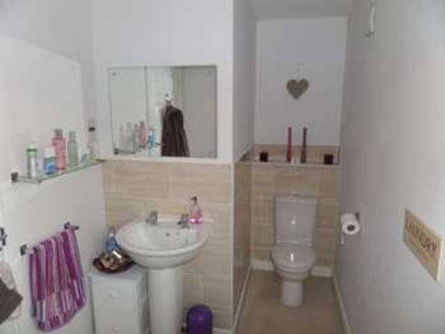  Image of 4 bedroom Town House for sale in Selkirk Drive Stantonbury Milton Keynes MK14 at Milton Keynes, MK14 6FF
