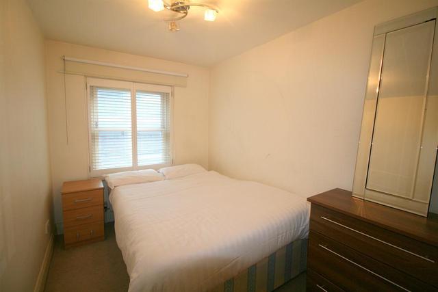  Image of 2 bedroom Flat for sale in Seymour Street London W1H at Marylebone London Marble Arch, W1H 7JJ