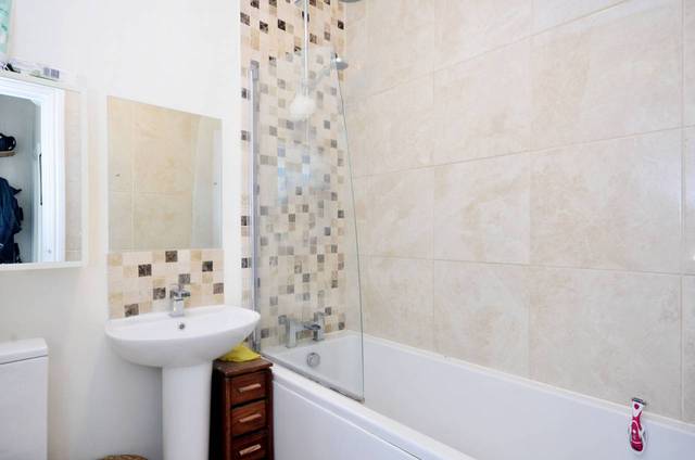 Image of 2 bedroom Flat to rent in Shakspeare Walk London N16 at Shakspeare Walk  Hackney, N16 8TA