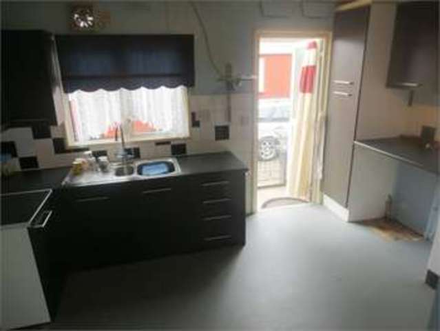  Image of 2 bedroom Detached house for sale in Shangrila West Caravan Park Kingsmans Farm Road Hullbridge Hockley SS5 at Shangrila Kingsmans farm road Hullbridge, SS5 6QE
