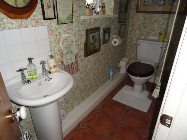  Image of 3 bedroom Semi-Detached house for sale in Shay Grange Bradford BD9 at Bradford, BD9 6RD