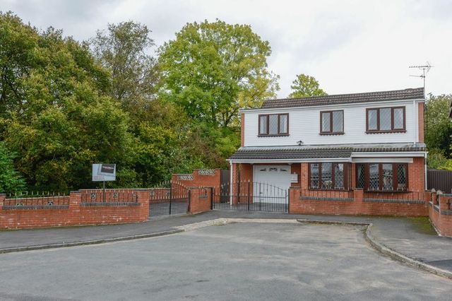 Image of 5 bedroom Detached house for sale in Sheldon Avenue Standish Wigan WN6 at Sheldon Avenue Standish Wigan, WN6 0LW
