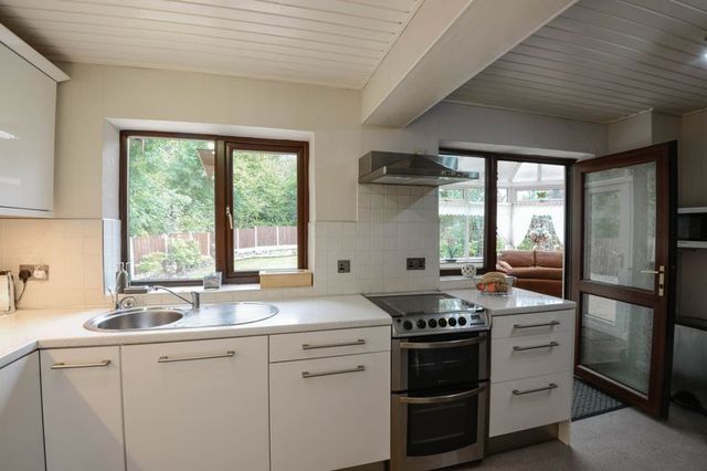  Image of 5 bedroom Detached house for sale in Sheldon Avenue Standish Wigan WN6 at Sheldon Avenue Standish Wigan, WN6 0LW