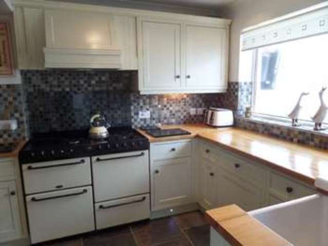  Image of 3 bedroom Semi-Detached house for sale in Shelley Close Newport Pagnell MK16 at Newport Pagnell, MK16 8JB