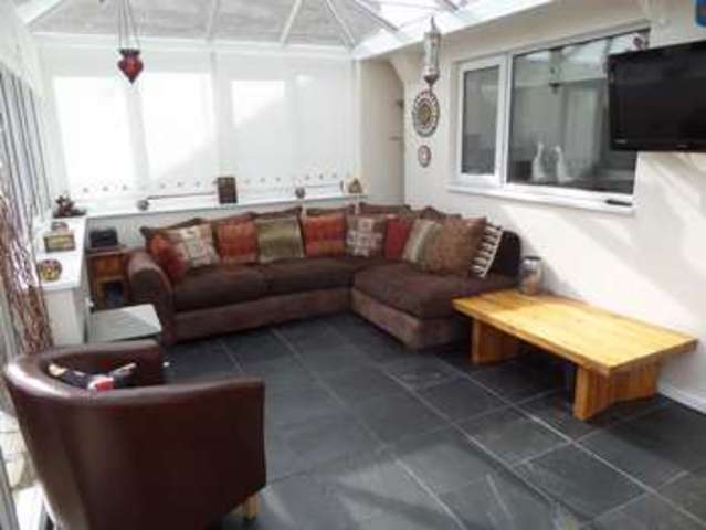  Image of 3 bedroom Semi-Detached house for sale in Shelley Close Newport Pagnell MK16 at Newport Pagnell, MK16 8JB