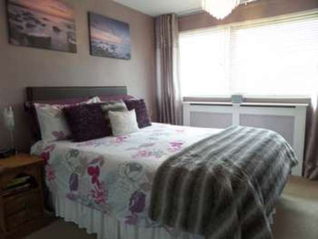  Image of 3 bedroom Semi-Detached house for sale in Shelley Close Newport Pagnell MK16 at Newport Pagnell, MK16 8JB