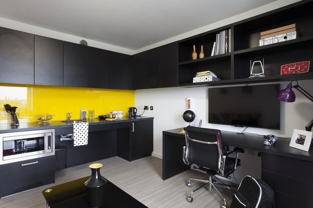  Image of 1 bedroom Flat to rent in Shepherds Bush Road London W6 at Shepherds Bush Road Hammersmith Hammersmith, W6 7NL