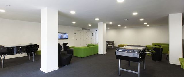  Image of 1 bedroom Flat to rent in Shepherds Bush Road London W6 at Shepherds Bush Road Hammersmith Hammersmith, W6 7NL