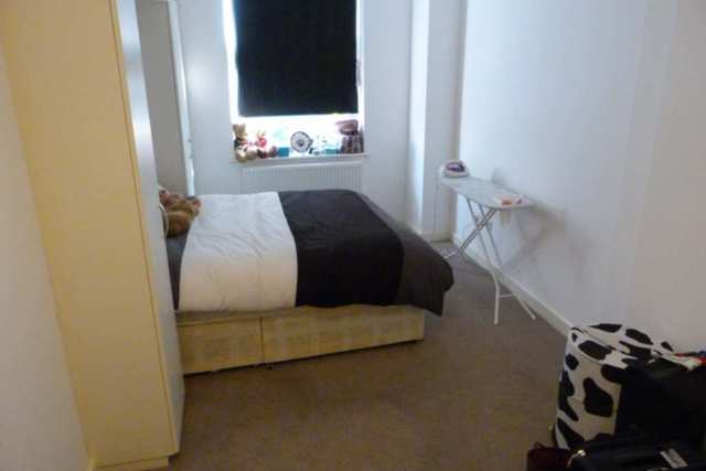  Image of 2 bedroom Flat to rent in Shepherds Bush Road London W6 at Shepherds Bush Road  London, W6 7LX