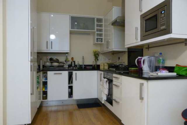 Image of 2 bedroom Flat to rent in Shepherds Bush Road London W6 at Shepherds Bush Road  London, W6 7LX