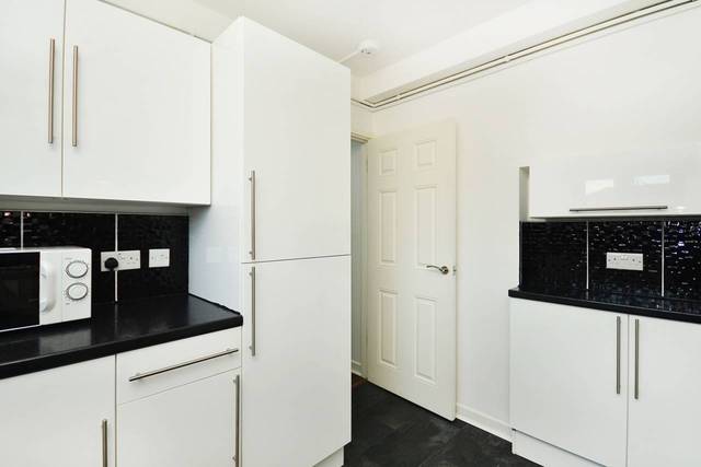  Image of 3 bedroom Flat for sale in Frampton Park Road London E9 at Sherard House, Frampton Park Road  Victoria Park, E9 7PE