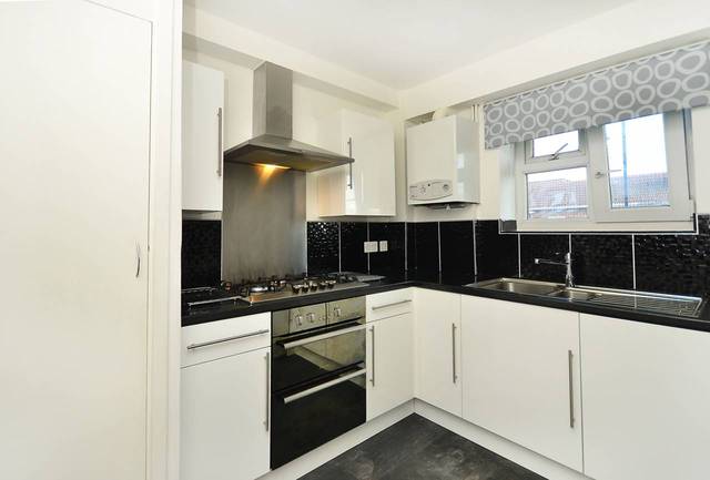  Image of 3 bedroom Flat for sale in Frampton Park Road London E9 at Sherard House, Frampton Park Road  Victoria Park, E9 7PE