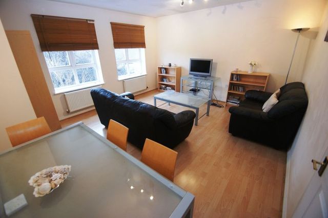  Image of 2 bedroom Flat for sale in Sheridan Way Nottingham NG5 at Sheridan Way Sherwood Nottingham, NG5 1QJ