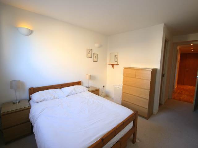  Image of 2 bedroom Flat to rent in Sheriff Brae Edinburgh EH6 at Leith Edinburgh Edinburgh, EH6 6EQ