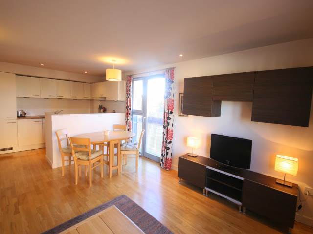  Image of 2 bedroom Flat to rent in Sheriff Brae Edinburgh EH6 at Leith Edinburgh Edinburgh, EH6 6EQ
