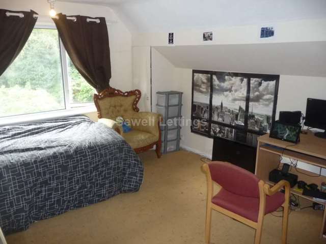  Image of 6 bedroom Detached house to rent in Shinfield Road Reading RG2 at Shinfield Road  Reading, RG2 7BW