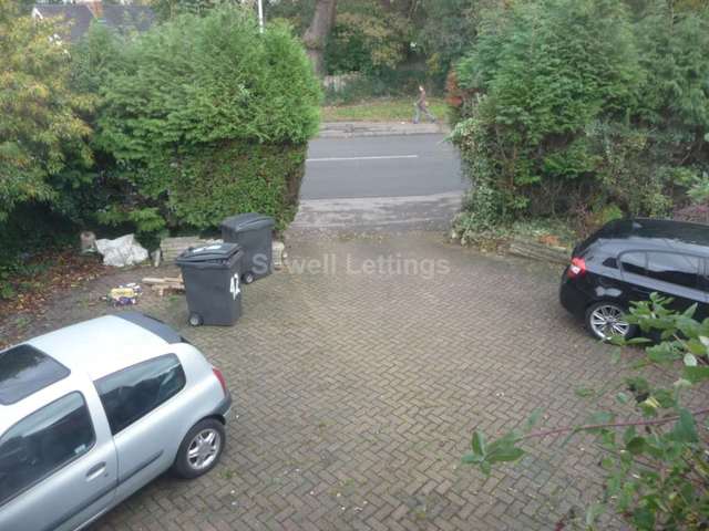  Image of 6 bedroom Detached house to rent in Shinfield Road Reading RG2 at Shinfield Road  Reading, RG2 7BW