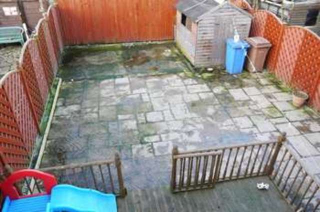  Image of 3 bedroom Terraced house for sale in Shipcote Road Goole DN14 at Old Goole East Yorkshire, DN14 5UF