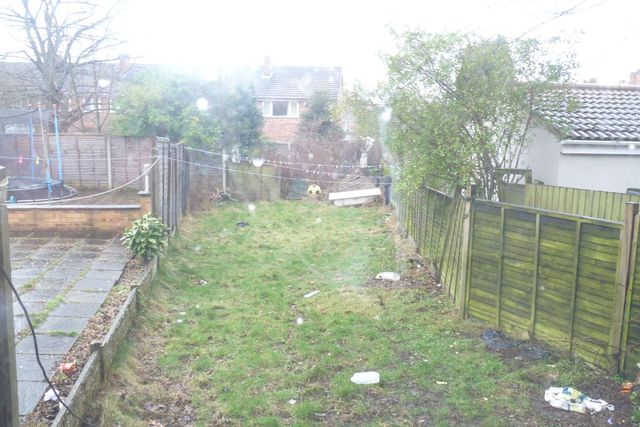  Image of 3 bedroom Terraced house to rent in Showell Green Lane Sparkhill Birmingham B11 at Showell Green Lane  Birmingham, B11 4HN