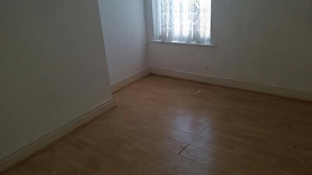  Image of 3 bedroom Terraced house to rent in Silverdale Avenue Old Swan Liverpool L13 at Tuebrook  Liverpool, L13 7EZ