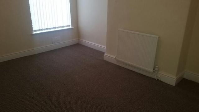  Image of 3 bedroom Terraced house to rent in Silverdale Avenue Old Swan Liverpool L13 at Tuebrook  Liverpool, L13 7EZ
