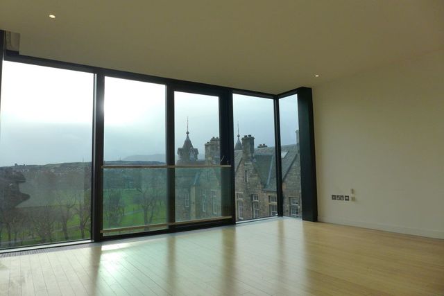  Image of 2 bedroom Flat to rent in Simpson Loan Edinburgh EH3 at Meadows Edinburgh Edinburgh, EH3 9GE