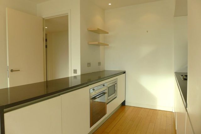  Image of 2 bedroom Flat to rent in Simpson Loan Edinburgh EH3 at Meadows Edinburgh Edinburgh, EH3 9GE