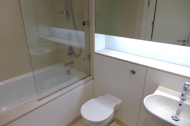  Image of 2 bedroom Flat to rent in Simpson Loan Edinburgh EH3 at Meadows Edinburgh Edinburgh, EH3 9GE