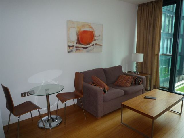  Image of 1 bedroom Flat to rent in Simpson Loan Edinburgh EH3 at Meadows Edinburgh Edinburgh, EH3 9GG