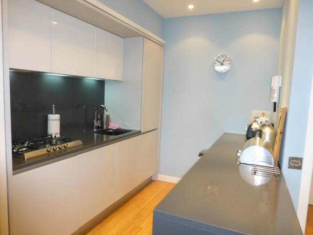  Image of 2 bedroom Flat to rent in Simpson Loan Edinburgh EH3 at Meadows Edinburgh Edinburgh, EH3 9GG