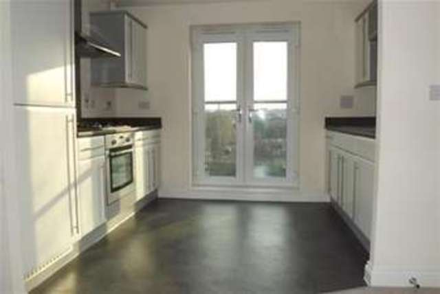  Image of 2 bedroom Flat to rent in Sinclair Drive Basingstoke RG21 at Basingstoke, RG21 6AE