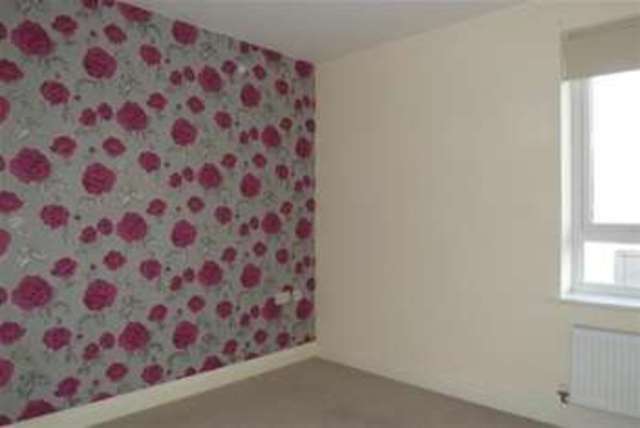  Image of 2 bedroom Flat to rent in Sinclair Drive Basingstoke RG21 at Basingstoke, RG21 6AE