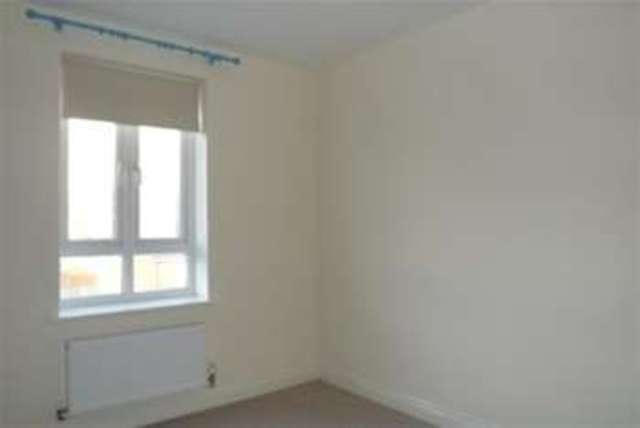  Image of 2 bedroom Flat to rent in Sinclair Drive Basingstoke RG21 at Basingstoke, RG21 6AE