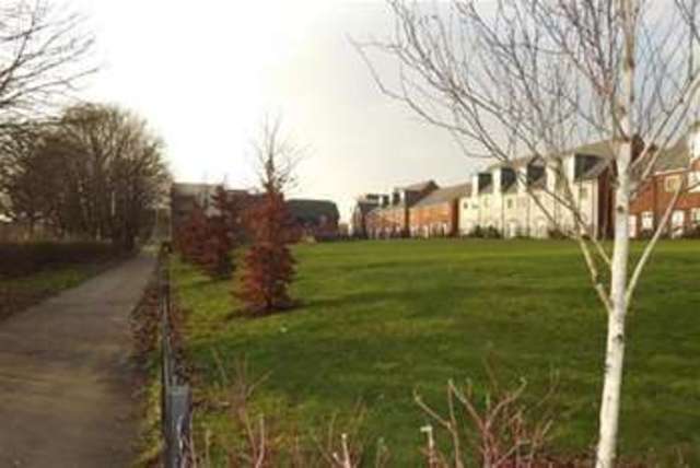  Image of 2 bedroom Flat to rent in Sinclair Drive Basingstoke RG21 at Basingstoke, RG21 6AE